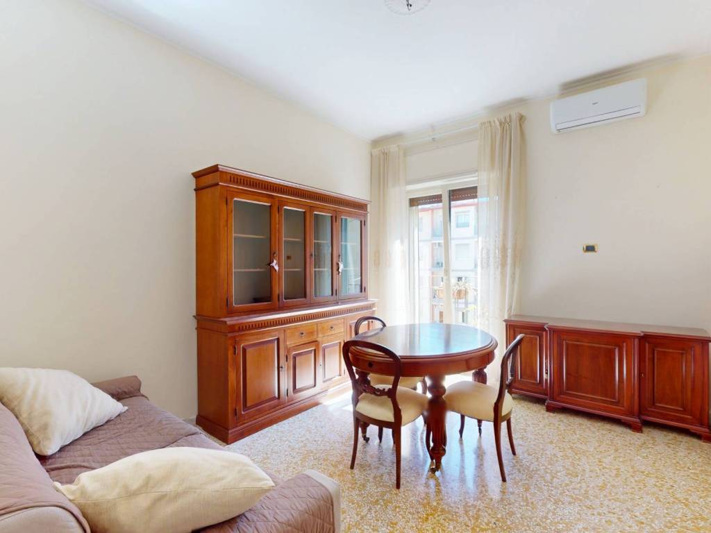 appartamento in affitto a Napoli