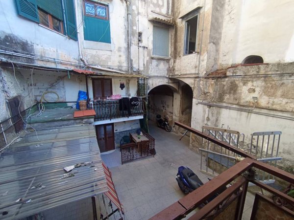 appartamento in affitto a Napoli in zona Stella