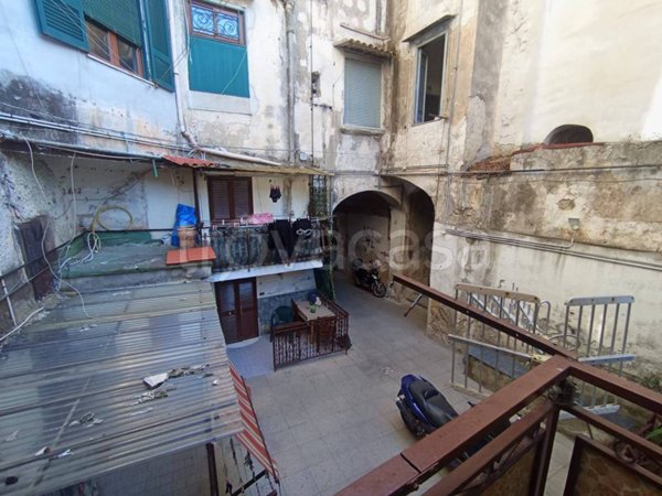 appartamento in affitto a Napoli in zona San Carlo all'Arena
