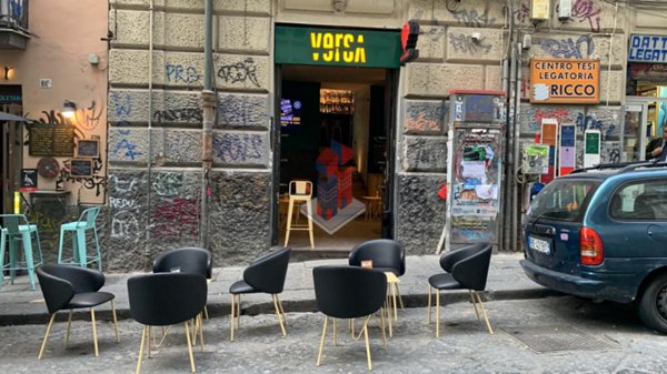 negozio in affitto a Napoli