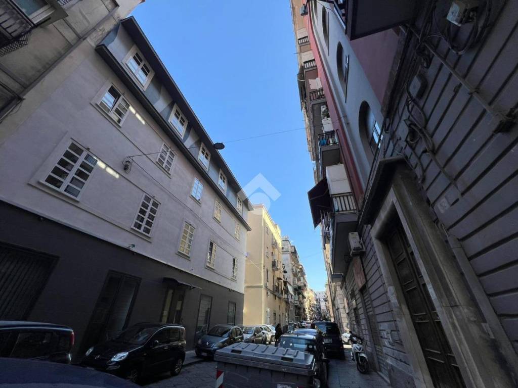 negozio in affitto a Napoli
