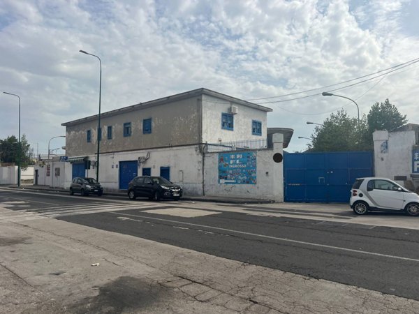 capannone in affitto a Napoli in zona Zona Industriale-Ferrovia
