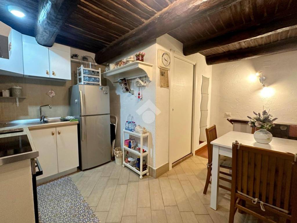 appartamento in affitto a Napoli in zona Chiaia