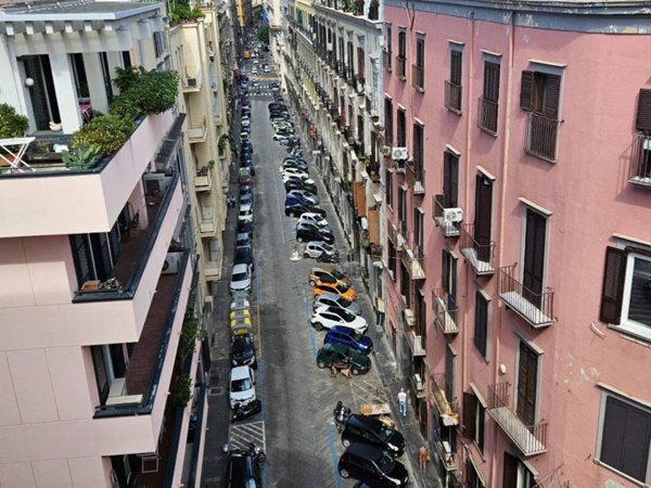 appartamento in affitto a Napoli in zona Chiaia