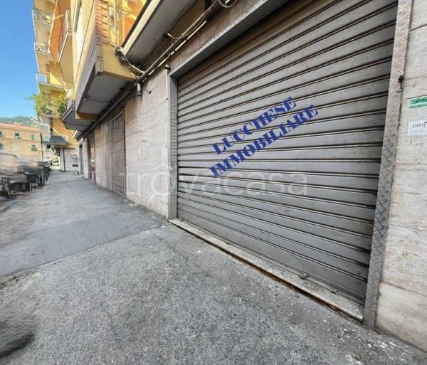 negozio in affitto a Napoli in zona Soccavo