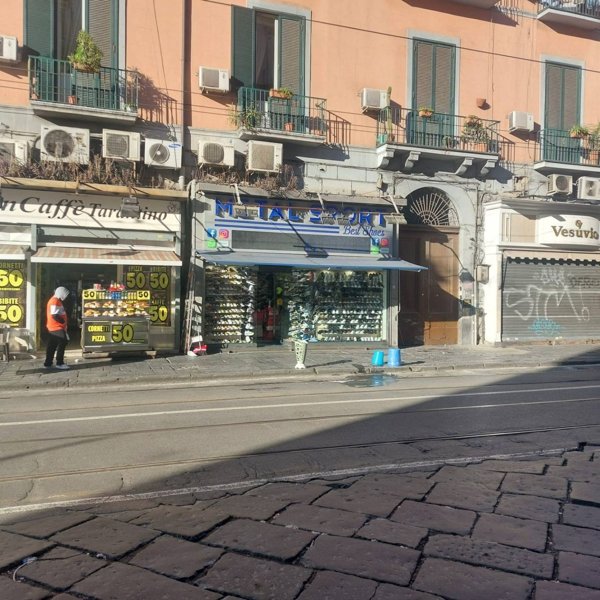 locale commerciale in affitto a Napoli in zona Pendino / San Giuseppe