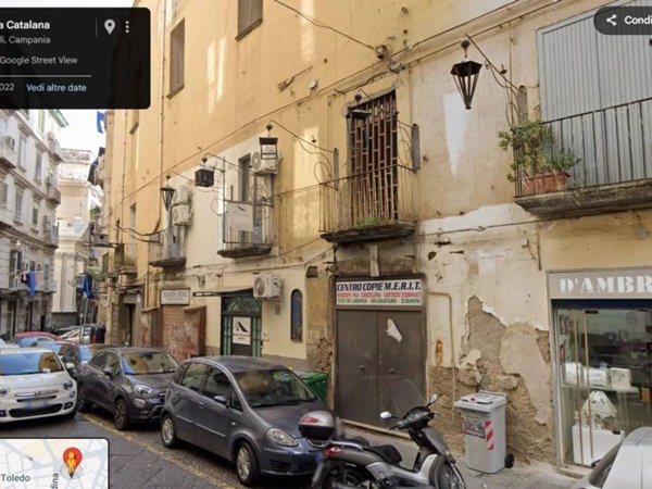 negozio in affitto a Napoli