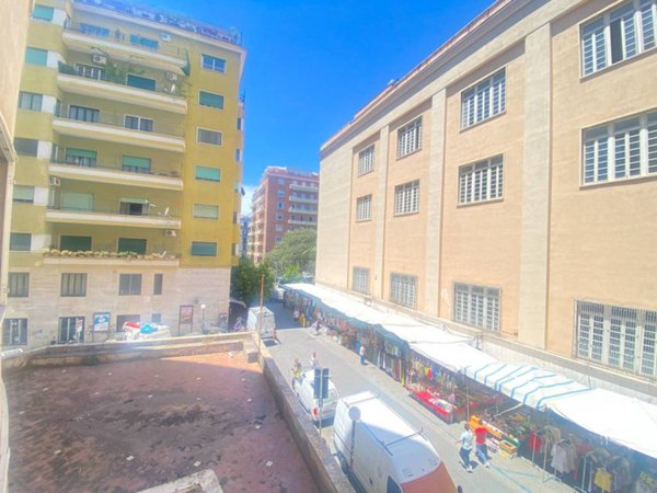 appartamento in affitto a Napoli in zona Chiaia