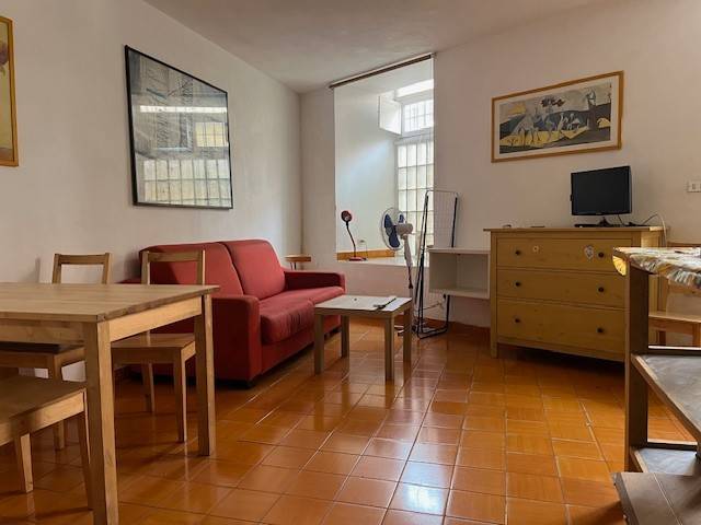 appartamento in affitto a Napoli in zona Chiaia