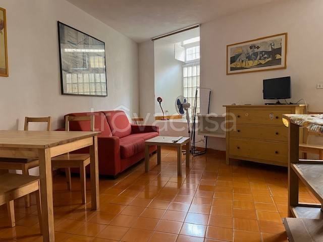 appartamento in affitto a Napoli in zona Chiaia