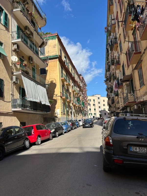 appartamento in affitto a Napoli in zona Stella