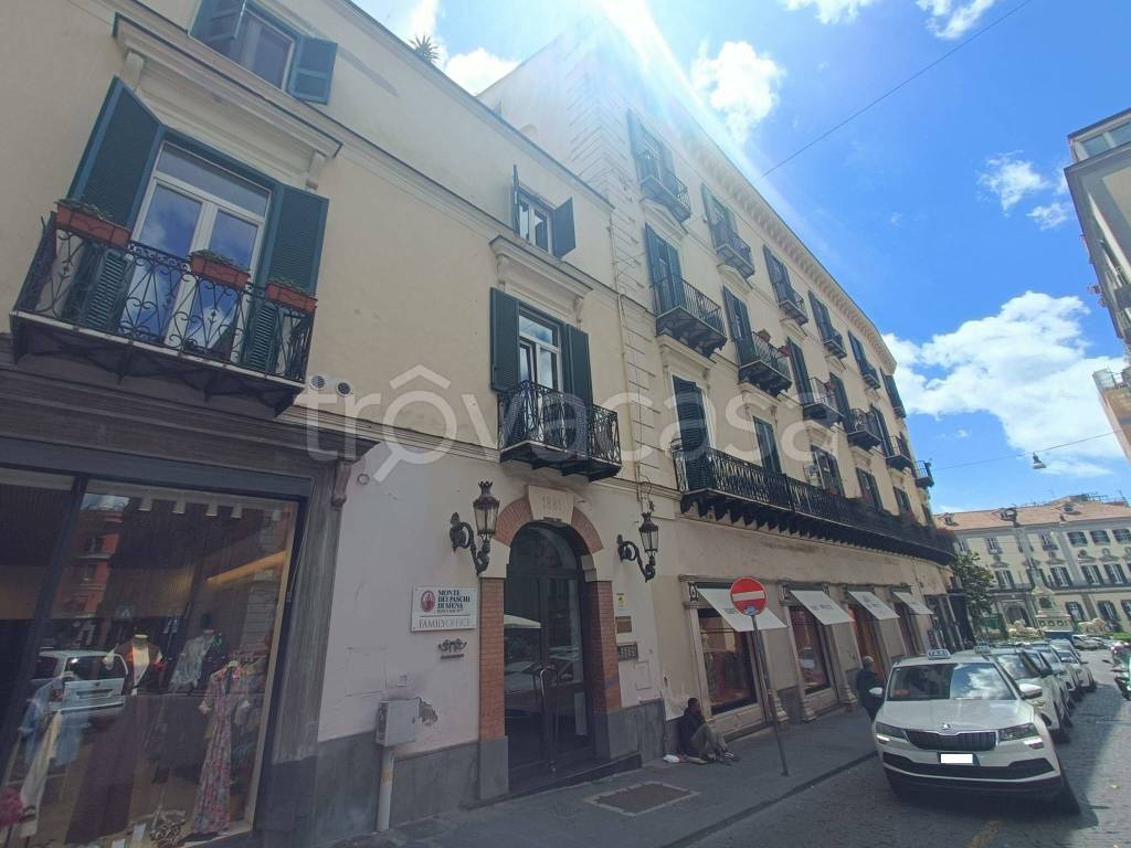 appartamento in affitto a Napoli in zona Chiaia