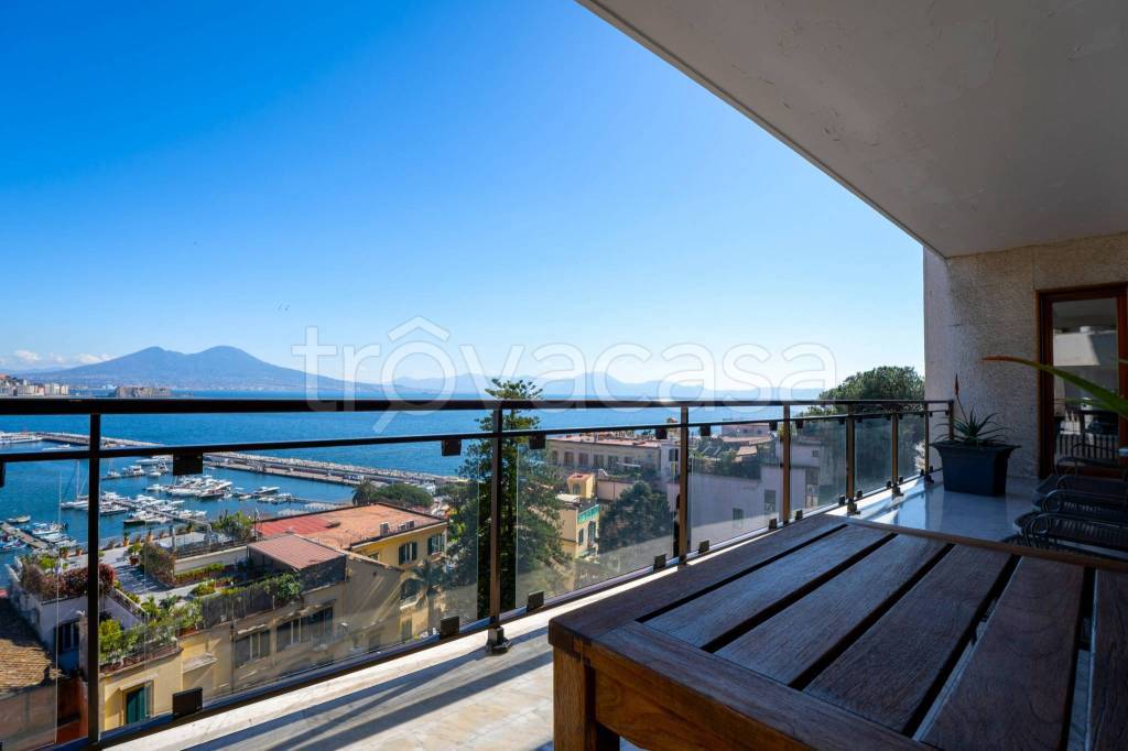 appartamento in affitto a Napoli in zona Posillipo