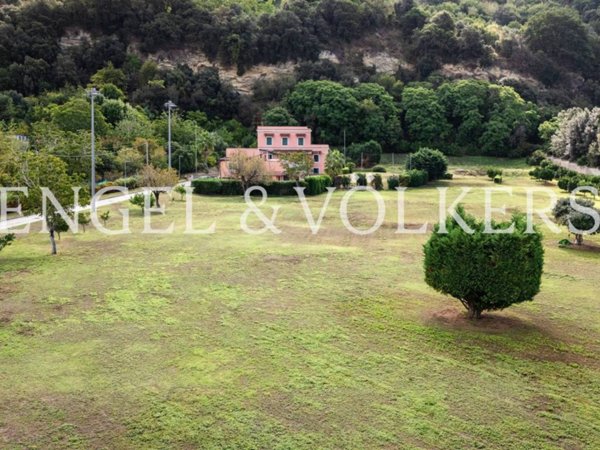 intera palazzina in affitto a Napoli in zona Fuorigrotta