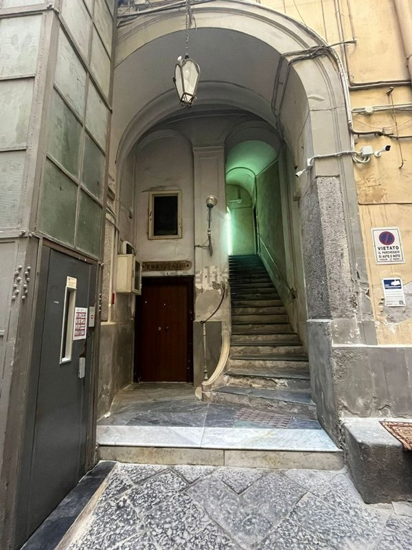 appartamento in affitto a Napoli in zona Stella