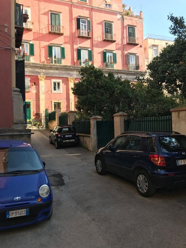 ufficio in affitto a Napoli in zona Chiaia