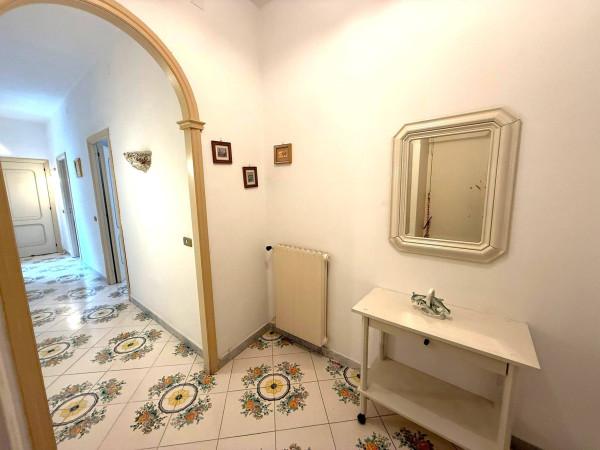 appartamento in affitto a Napoli in zona Chiaia