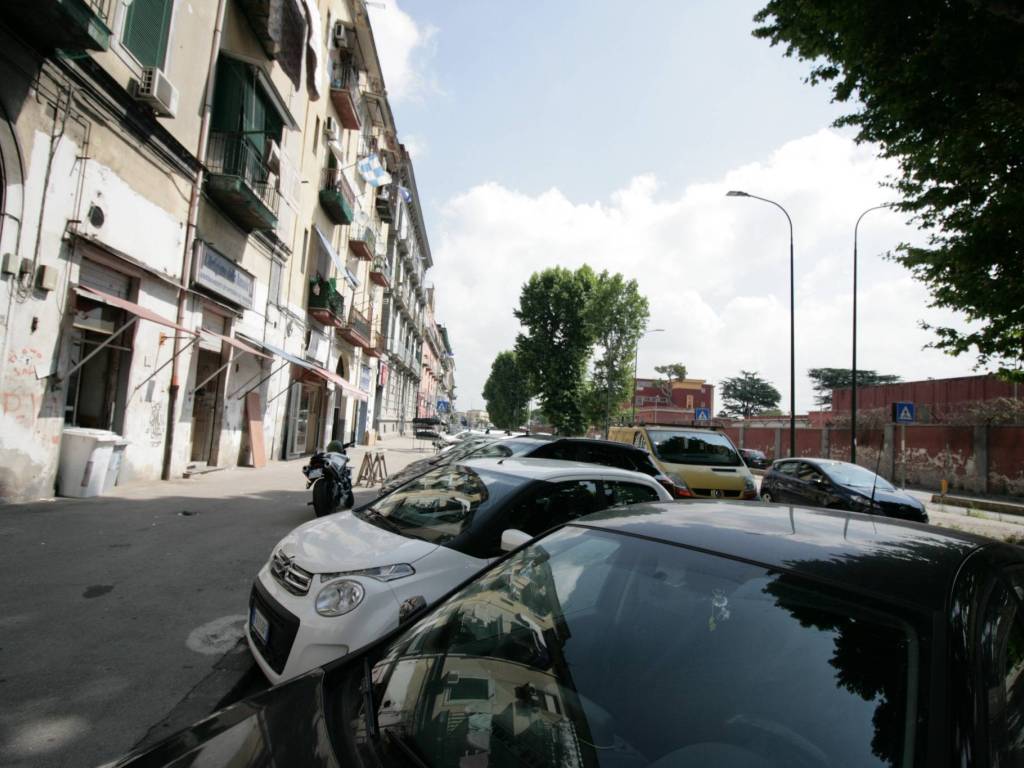 negozio in affitto a Napoli in zona Scampia