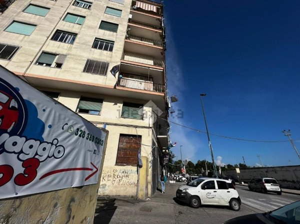 locale di sgombero in affitto a Napoli in zona Fuorigrotta