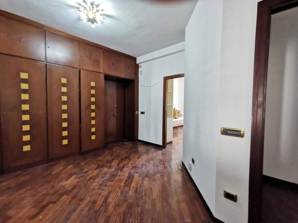 appartamento in affitto a Napoli in zona Chiaia