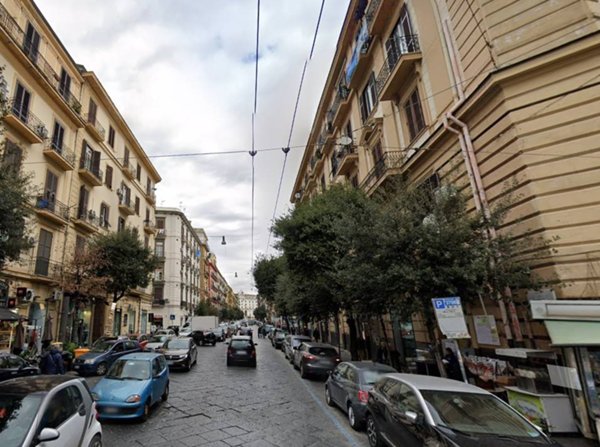 negozio in affitto a Napoli in zona Pendino / San Giuseppe