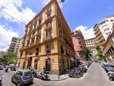 ufficio in affitto a Napoli in zona Chiaia