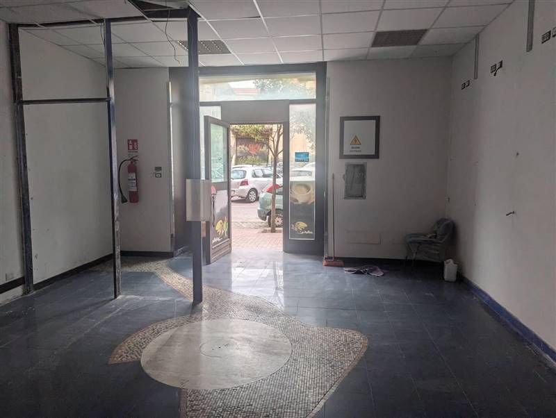 locale commerciale in affitto a Napoli