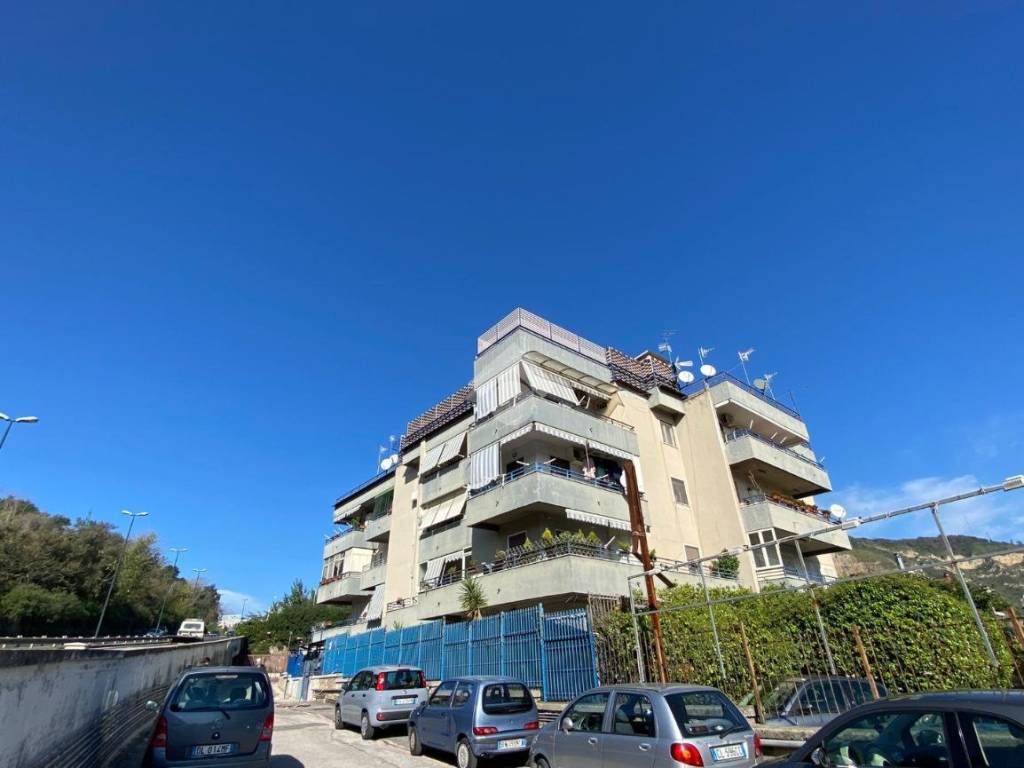 appartamento in affitto a Napoli in zona Bagnoli