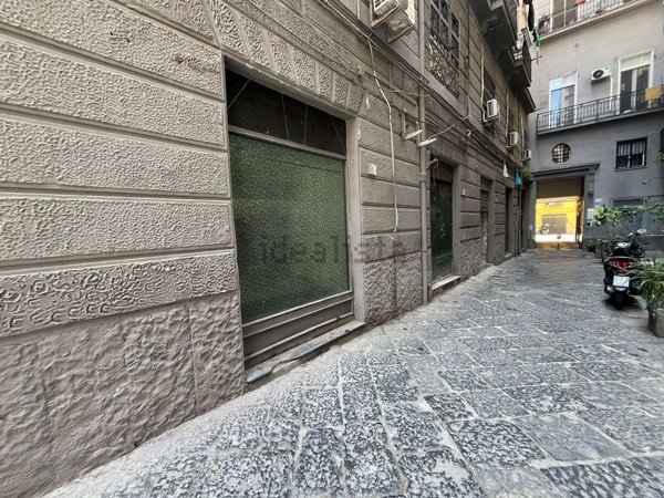 locale commerciale in affitto a Napoli in zona Pendino / San Giuseppe