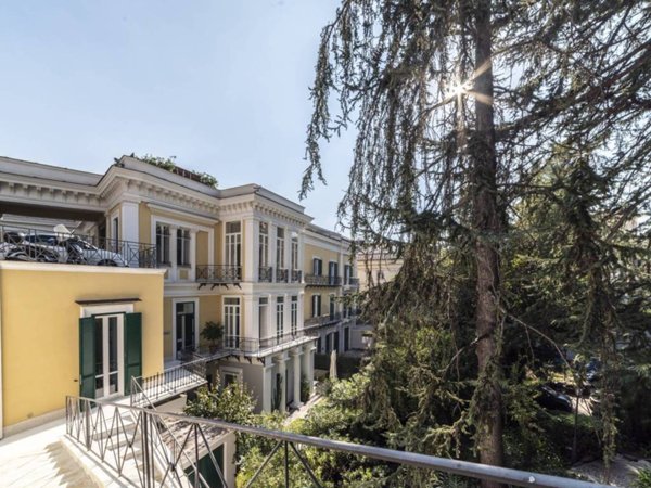 ufficio in affitto a Napoli in zona Chiaia