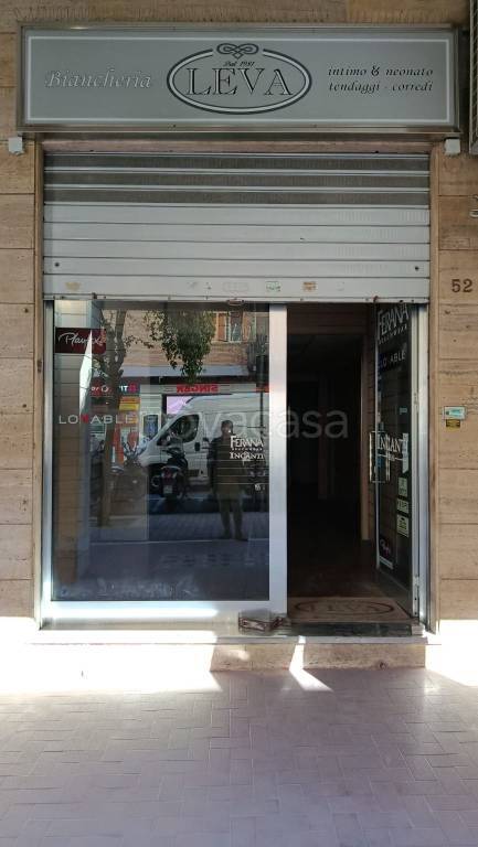 negozio in affitto a Napoli in zona Soccavo