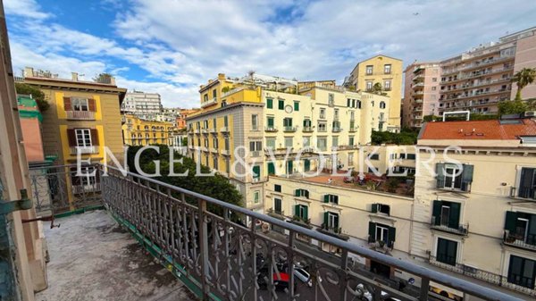 appartamento in affitto a Napoli in zona Chiaia