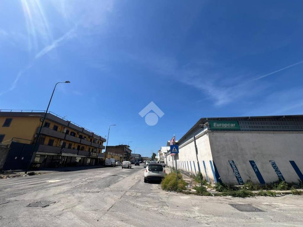locale commerciale in affitto a Napoli in zona Zona Industriale-Ferrovia