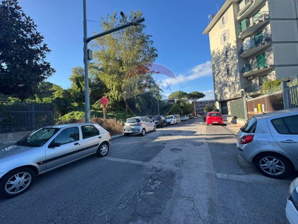 negozio in affitto a Napoli in zona Soccavo