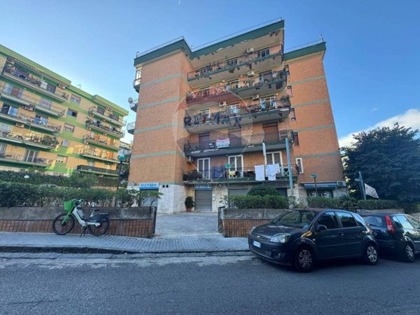 negozio in affitto a Napoli in zona Soccavo