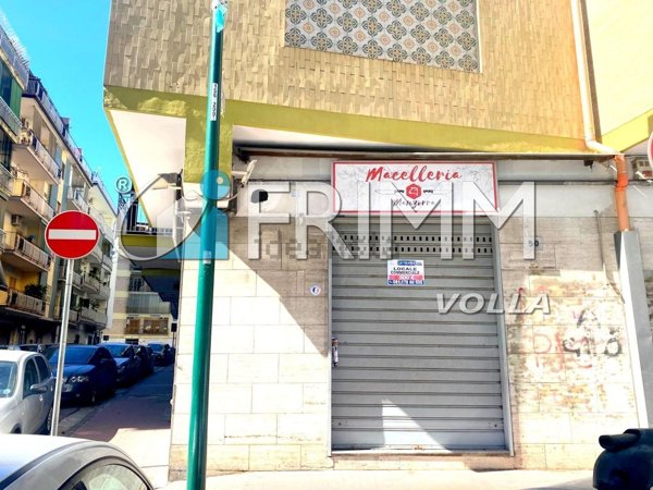 locale commerciale in affitto a Napoli in zona Secondigliano
