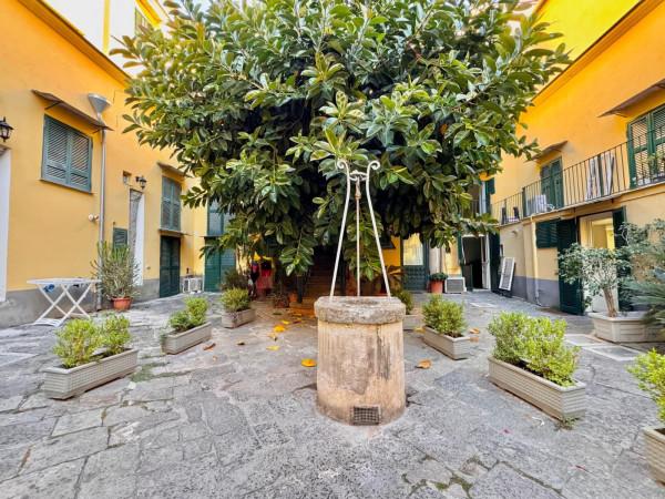 appartamento in affitto a Napoli in zona Chiaia