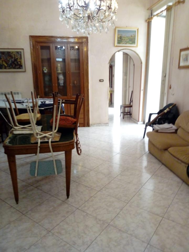 negozio in affitto a Napoli in zona Arenella