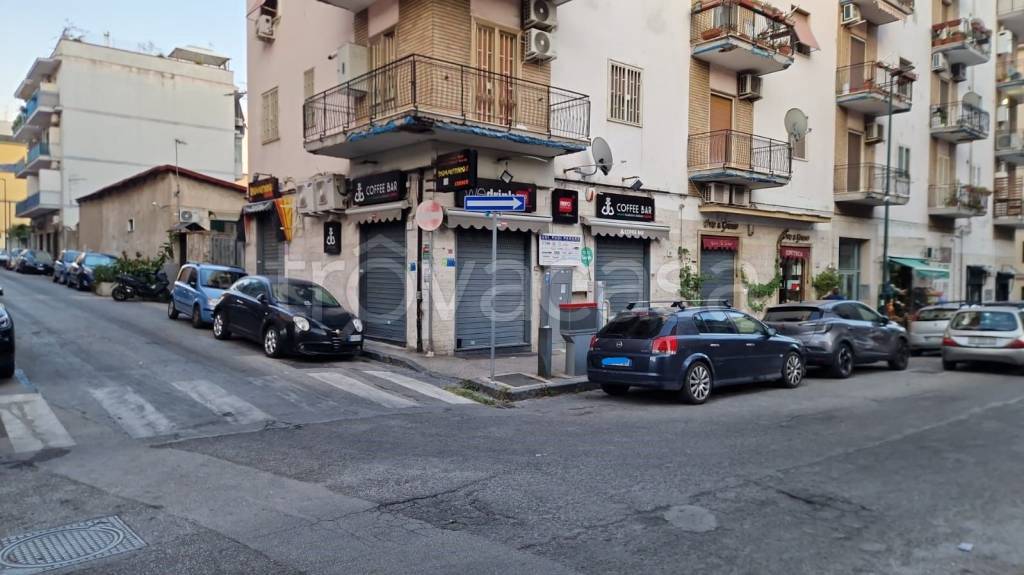 negozio in affitto a Napoli in zona Soccavo