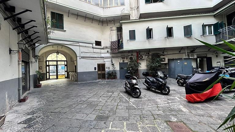 appartamento in affitto a Napoli in zona Stella