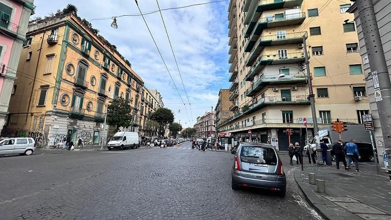 appartamento in affitto a Napoli in zona Stella