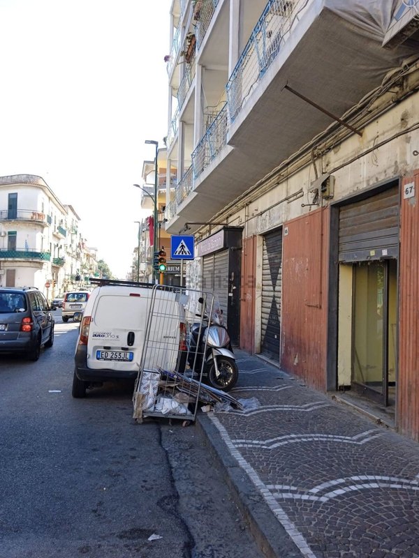 locale commerciale in affitto a Napoli in zona Marianella