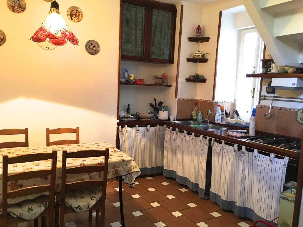 appartamento in affitto a Napoli in zona Chiaia