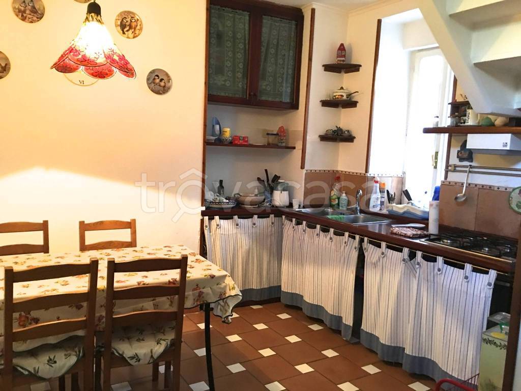 appartamento in affitto a Napoli in zona Chiaia