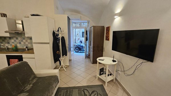 appartamento in affitto a Napoli in zona Chiaia