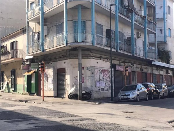 negozio in affitto a Napoli in zona Piscinola