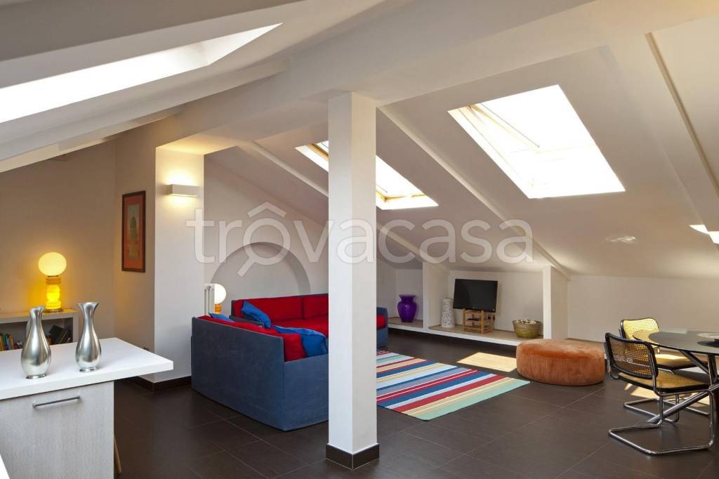 appartamento in affitto a Napoli in zona Pendino / San Giuseppe