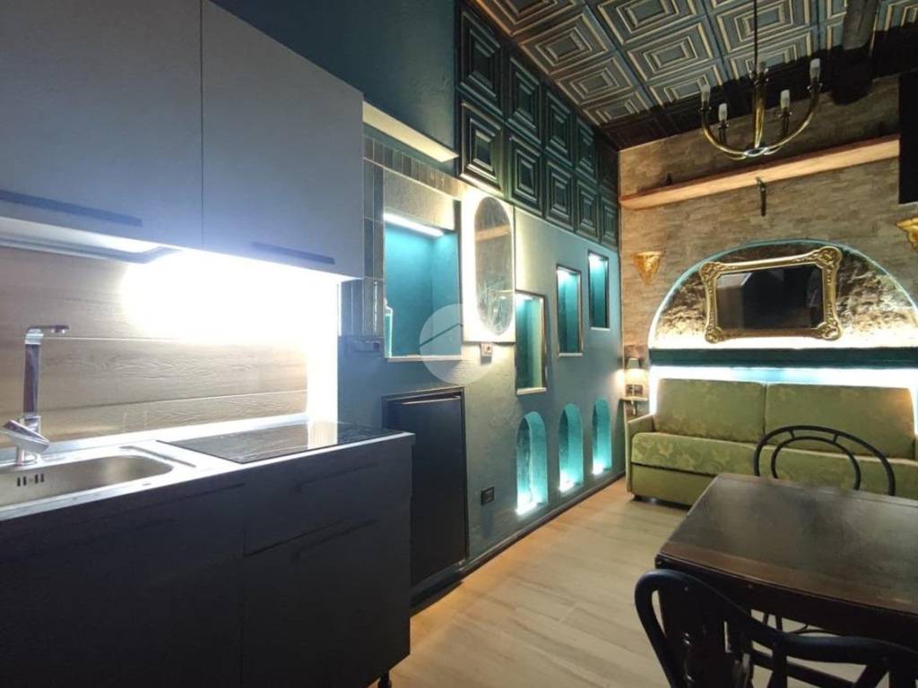 appartamento in affitto a Napoli in zona Porto