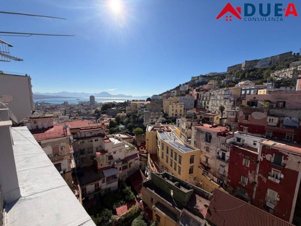 appartamento in affitto a Napoli in zona Chiaia