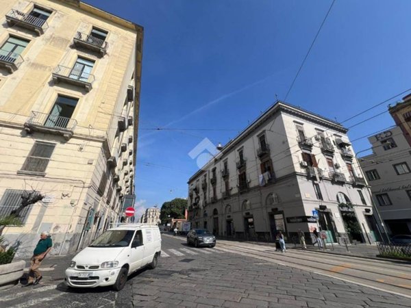 negozio in affitto a Napoli in zona Pendino / San Giuseppe